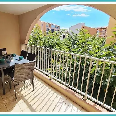 T2 Cap D'agde Avec Balcon * Агд